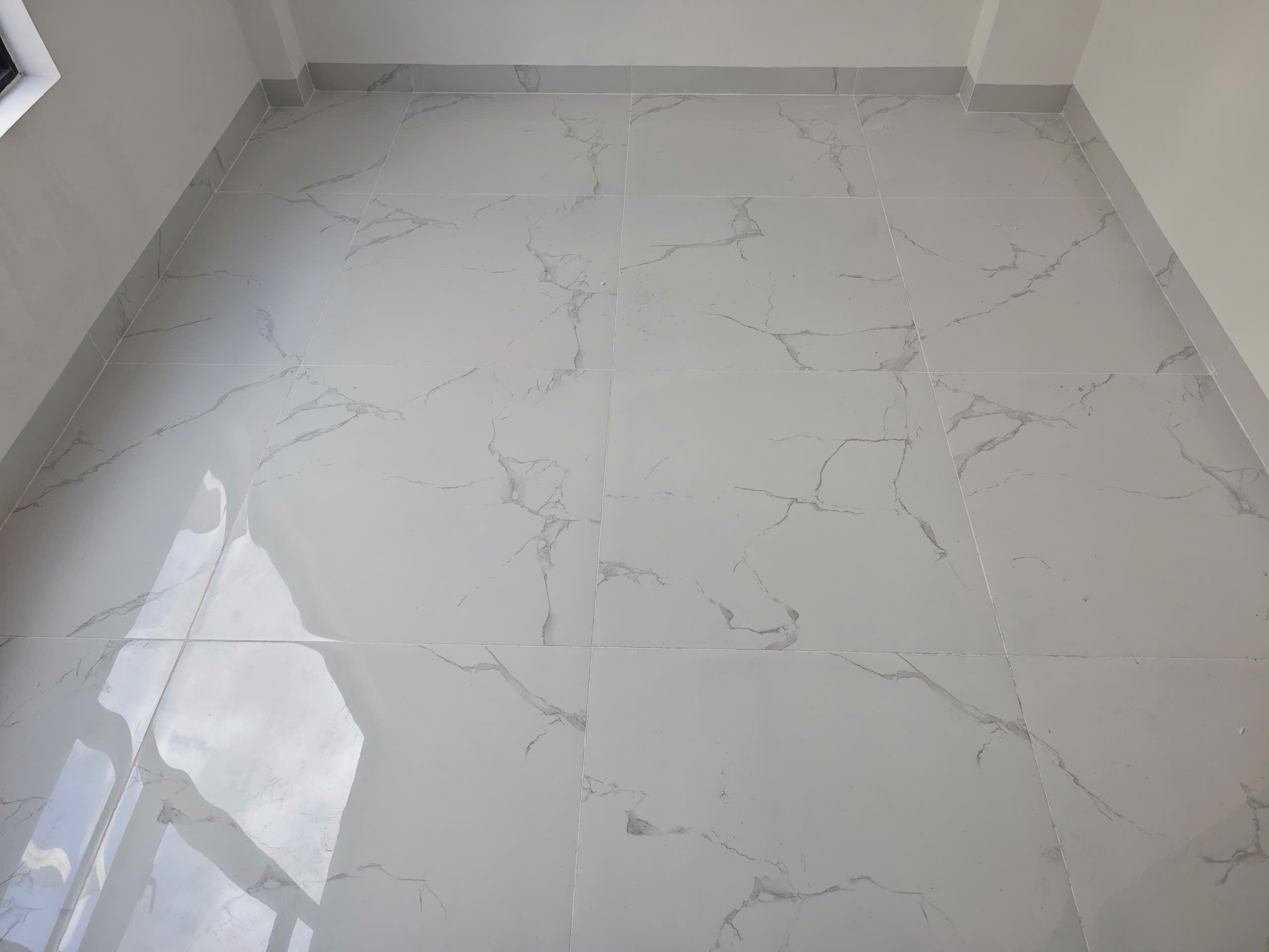 Gạch 40x80 nhà phố