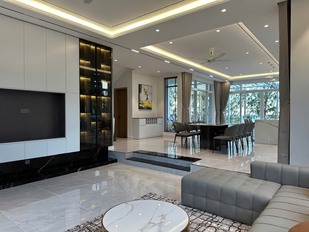 Gạch cao cấp chống bám bẩn