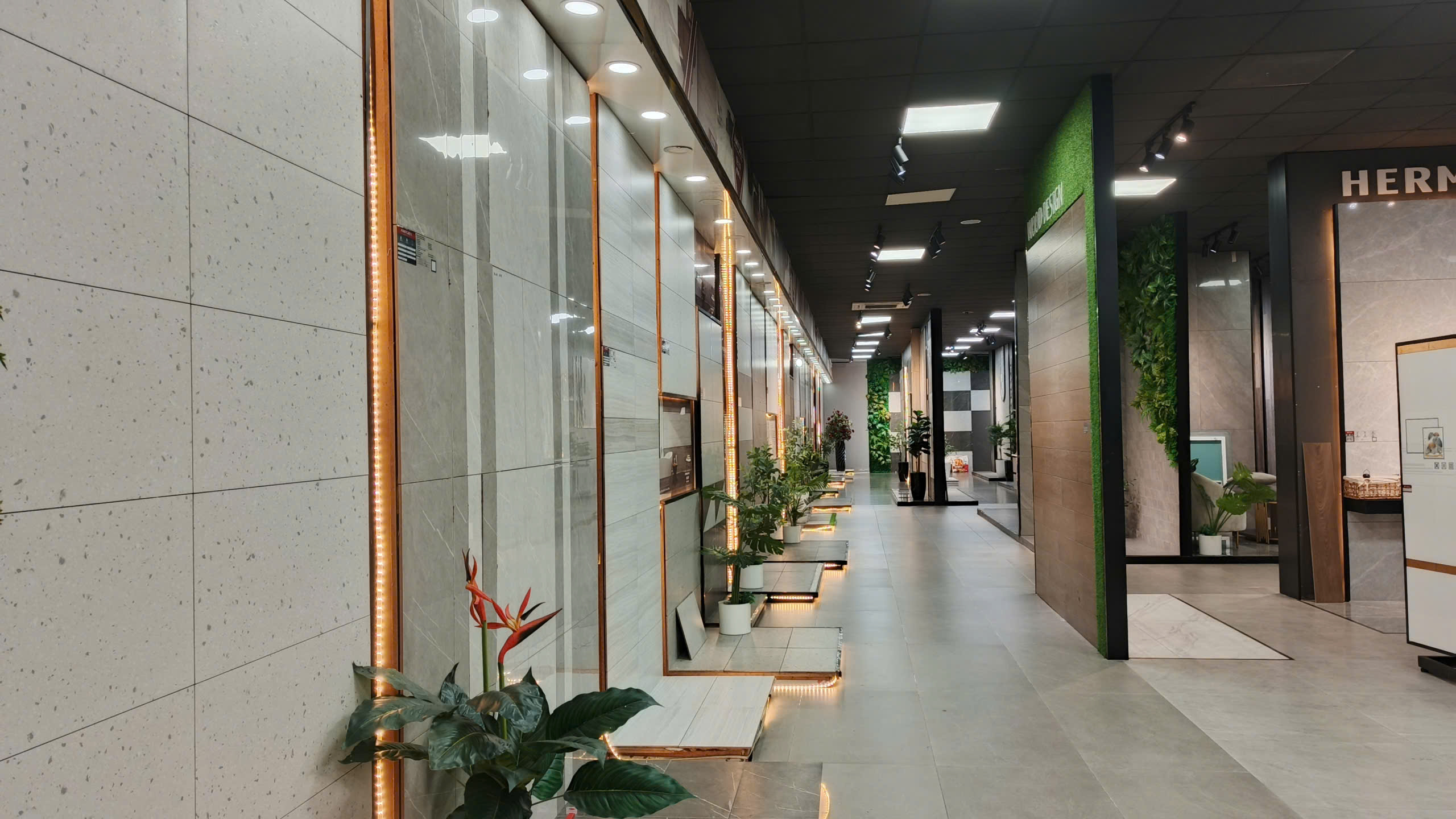 Gạch ốp lát cao cấp Bình Dương