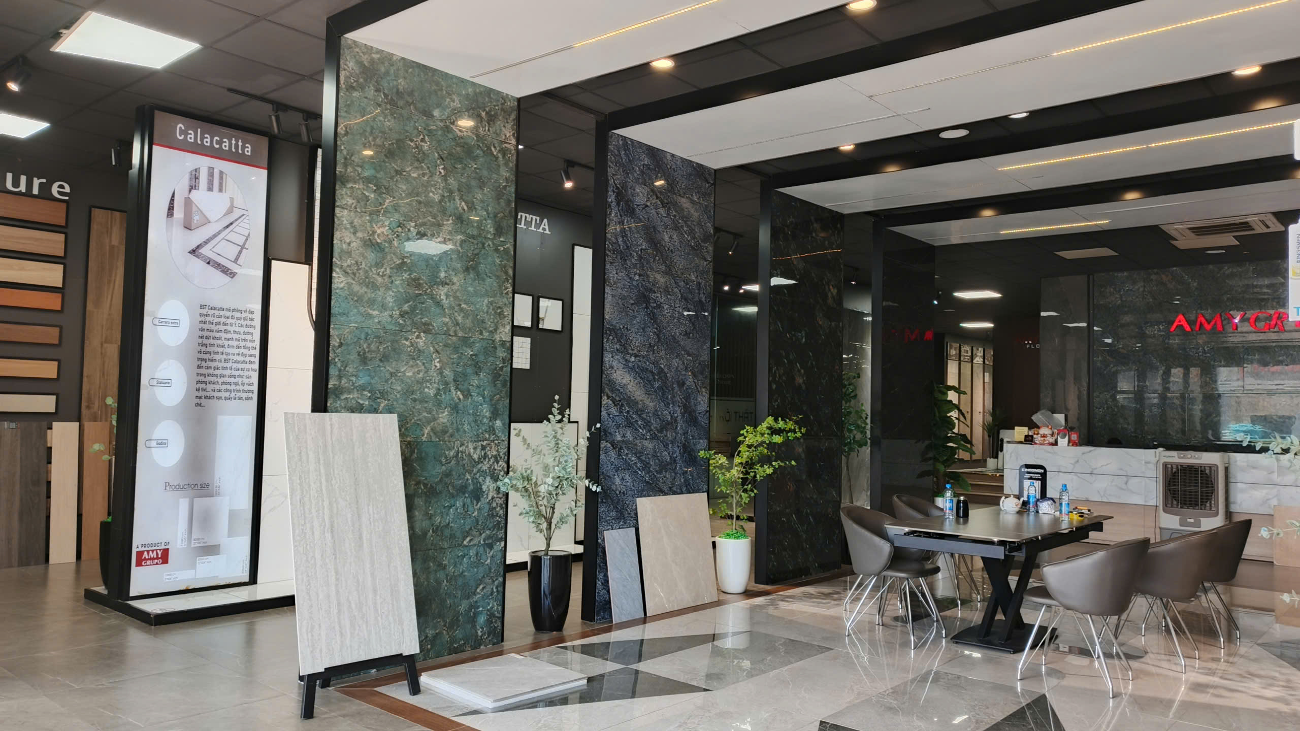 Showroom Gạch Bình Dương